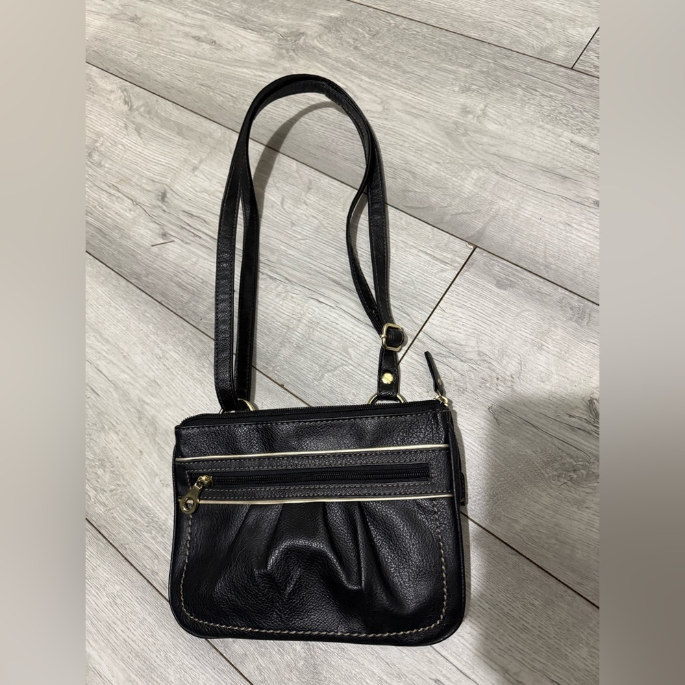 Vintage Relic Black  Leather Crossbody Purse with Adjustable Strap